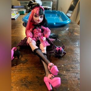 Draculaura doll